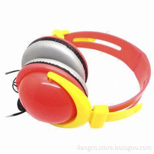 Hot Selling Comfortable Fashion Stereo Headphones, 2.0m Length of Cable
